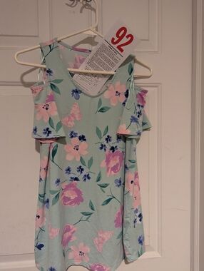 Lot 92 Green Summer Floral Off The shoulder Top. Size XS